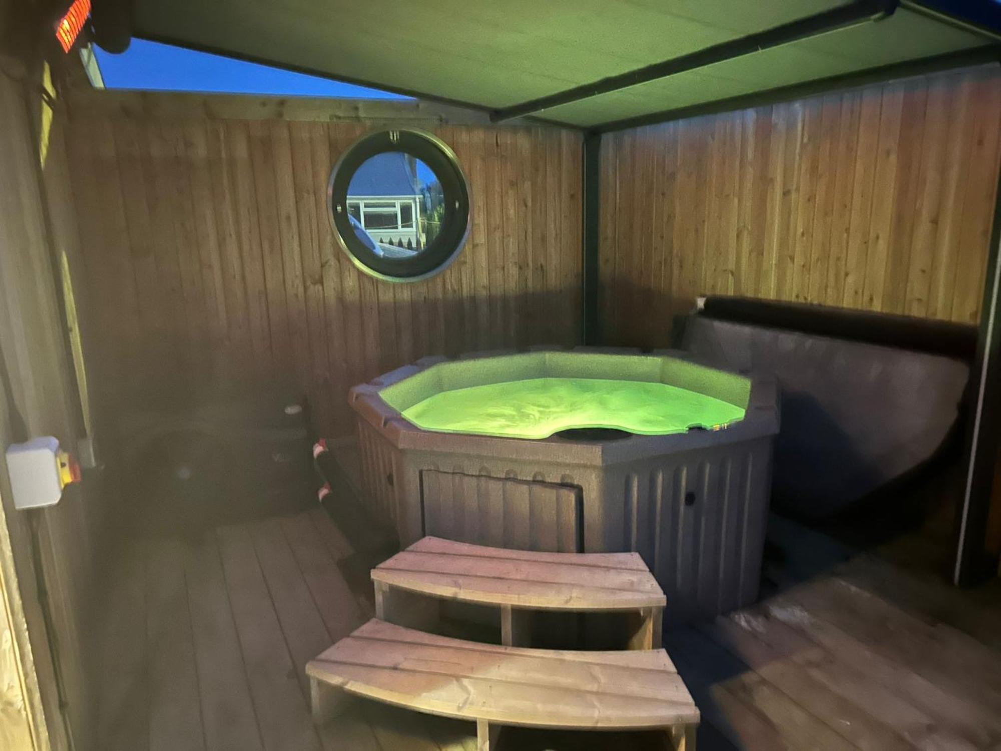 Humberston Boathouse Lodge & Hot Tub - Cleethorpes Beach Cabin Chalet Exterior photo